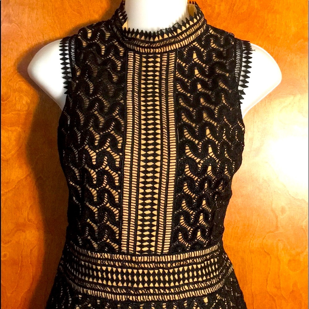 Aiden lace dress - Picture 3 of 4